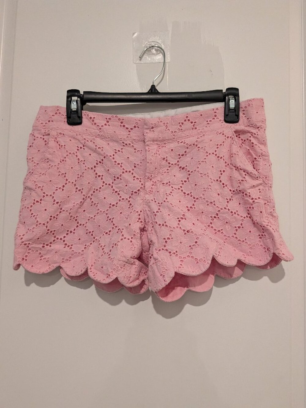 Lilly Pulitzer The Buttercup Short — Pink Eyelet, Scalloped Hem, Size 4